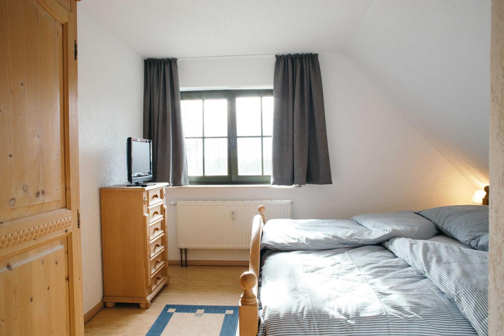 Ferienhaus und -wohnung unterm Reetdach in Woorke Patzig Exterior foto