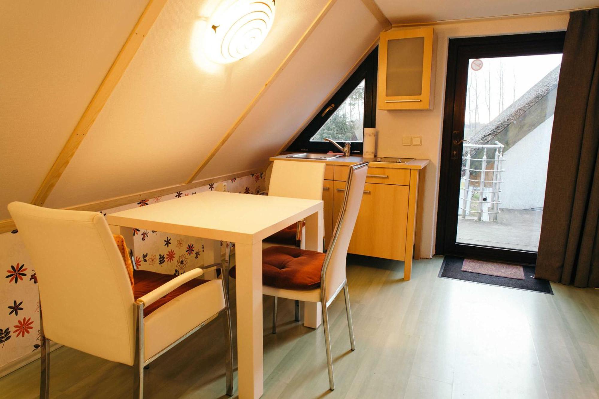 Ferienhaus und -wohnung unterm Reetdach in Woorke Patzig Exterior foto