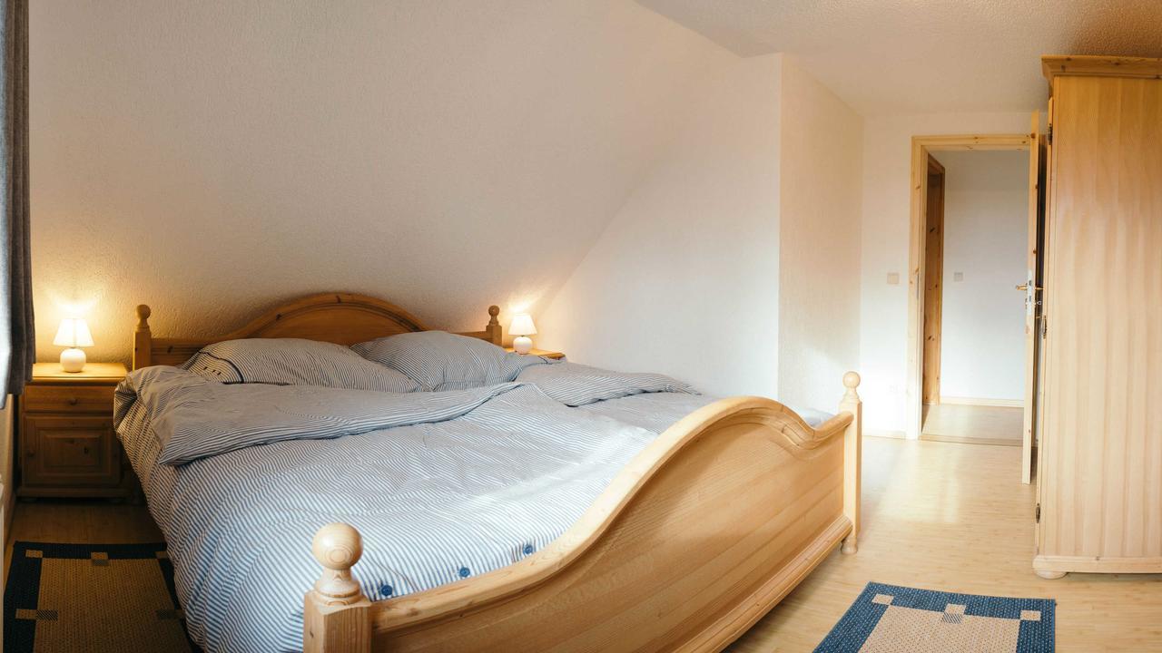 Ferienhaus und -wohnung unterm Reetdach in Woorke Patzig Exterior foto